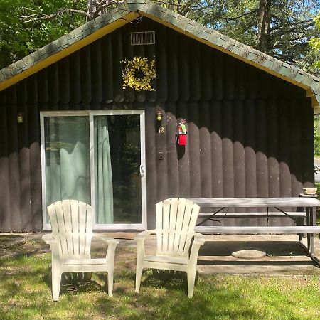 Amber Lantern Two-Bedroom Cottage Lake George Luaran gambar